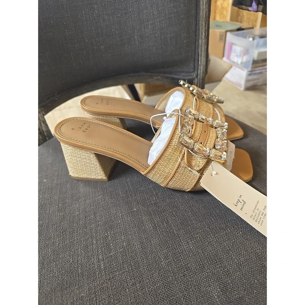 Women's A New Day Sz 7 Kathleen Ornamented‎ Block Heels Memory Foam Insole